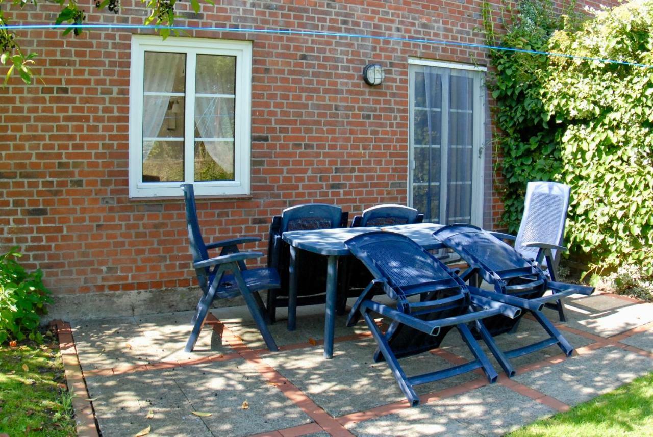 Hof Olde Warft Appartement Oldenswort Buitenkant foto